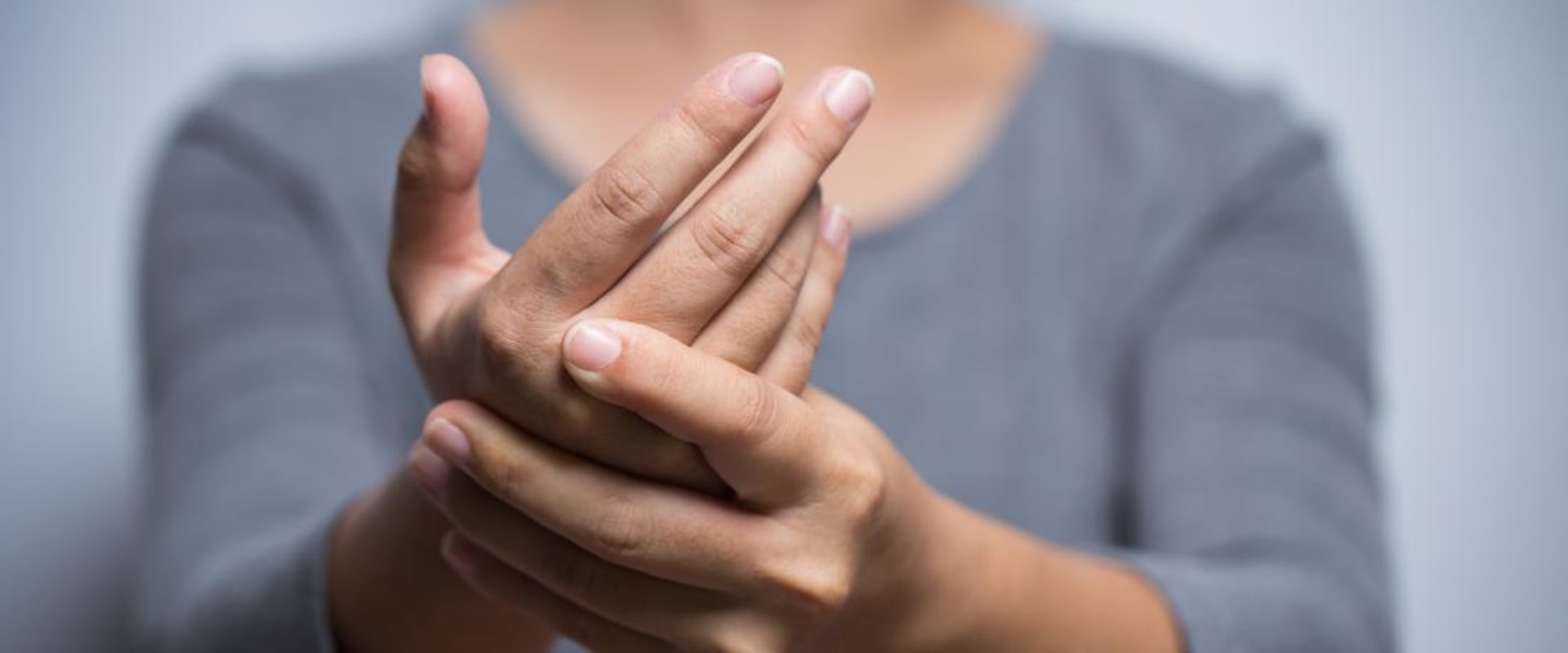 How to treat neuropathy of the hands at home?